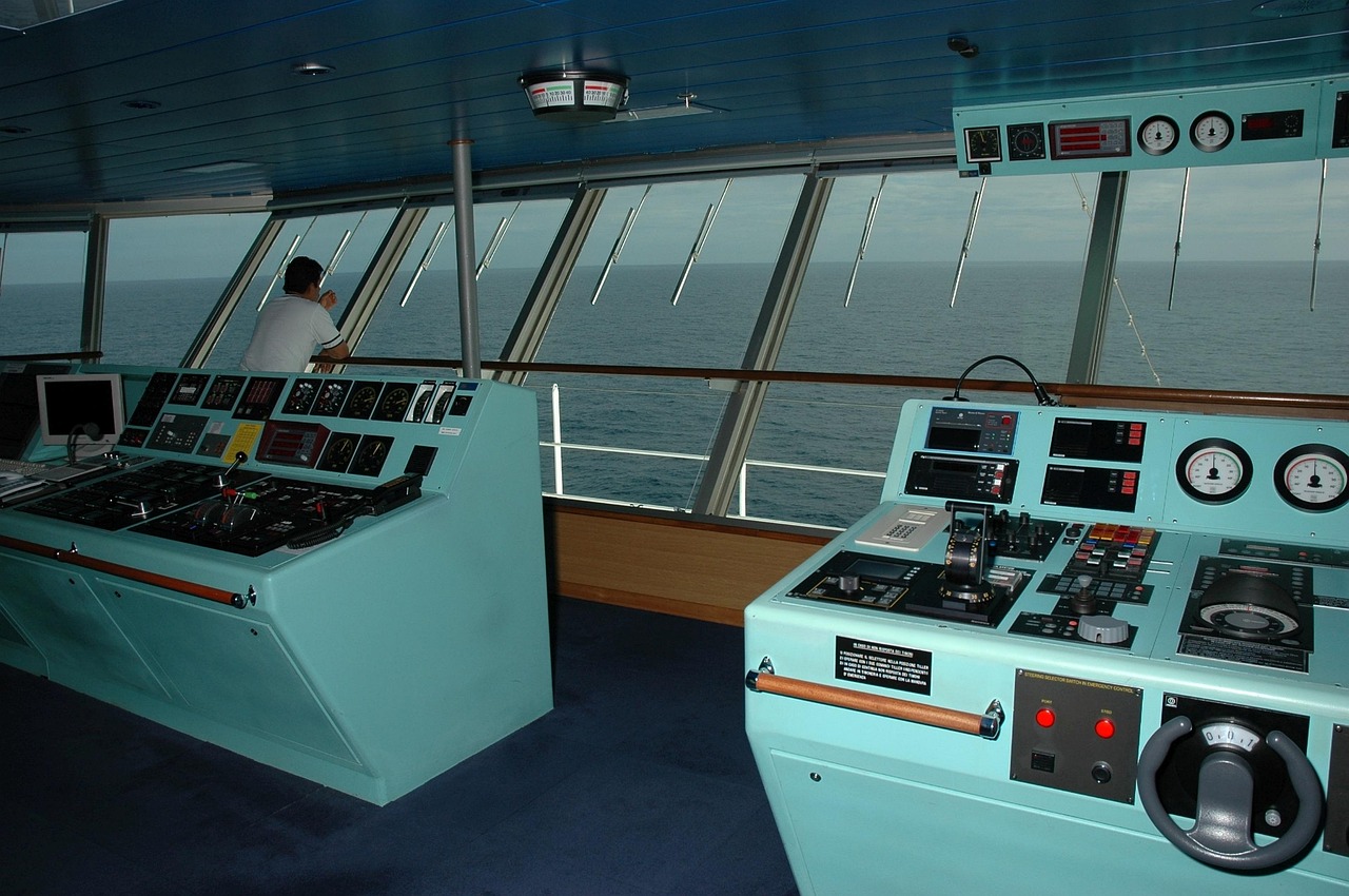Ship navigation bridge
